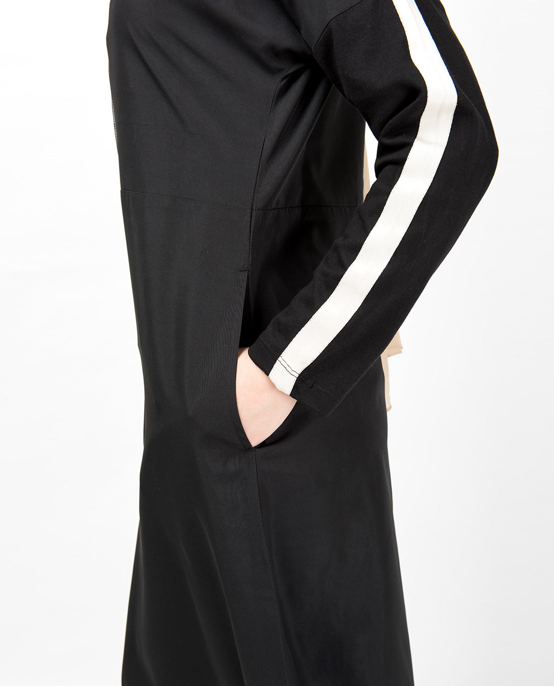 Black Dropped Shoulder Floral Jilbab